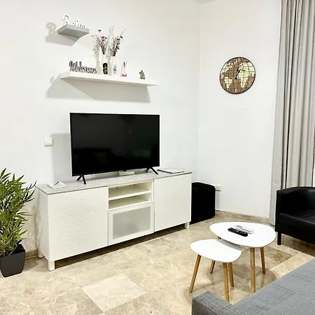 Acogedor Y Moderno En Pleno Centro De Sevilla Con Parking Gratis * Siviglia